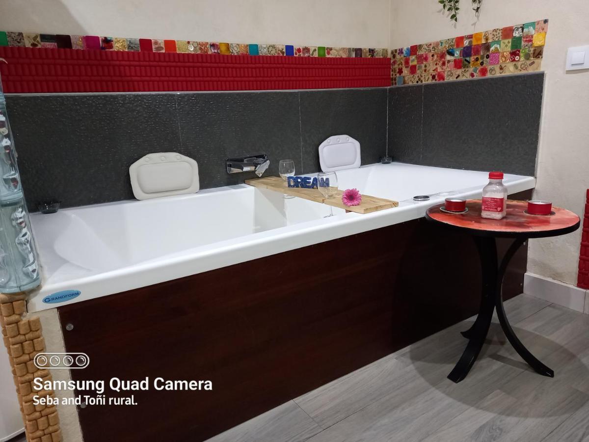 Loft "Coqueto" Rojo Apartment Ubrique Luaran gambar