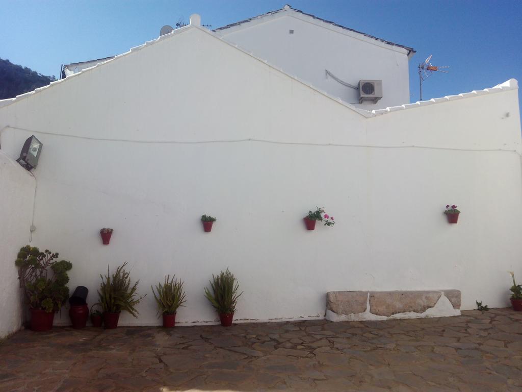 Loft "Coqueto" Rojo Apartment Ubrique Luaran gambar