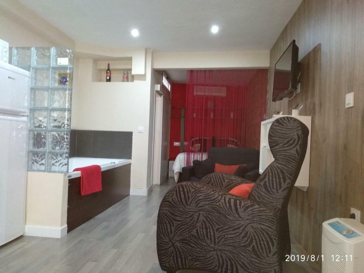 Loft "Coqueto" Rojo Apartment Ubrique Luaran gambar